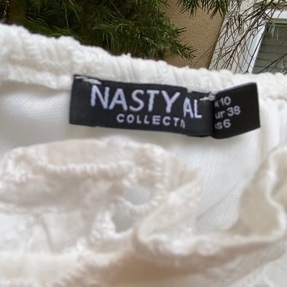 Nasty Gal Eyelet smocked long sleeves dress - Picture 4 of 9